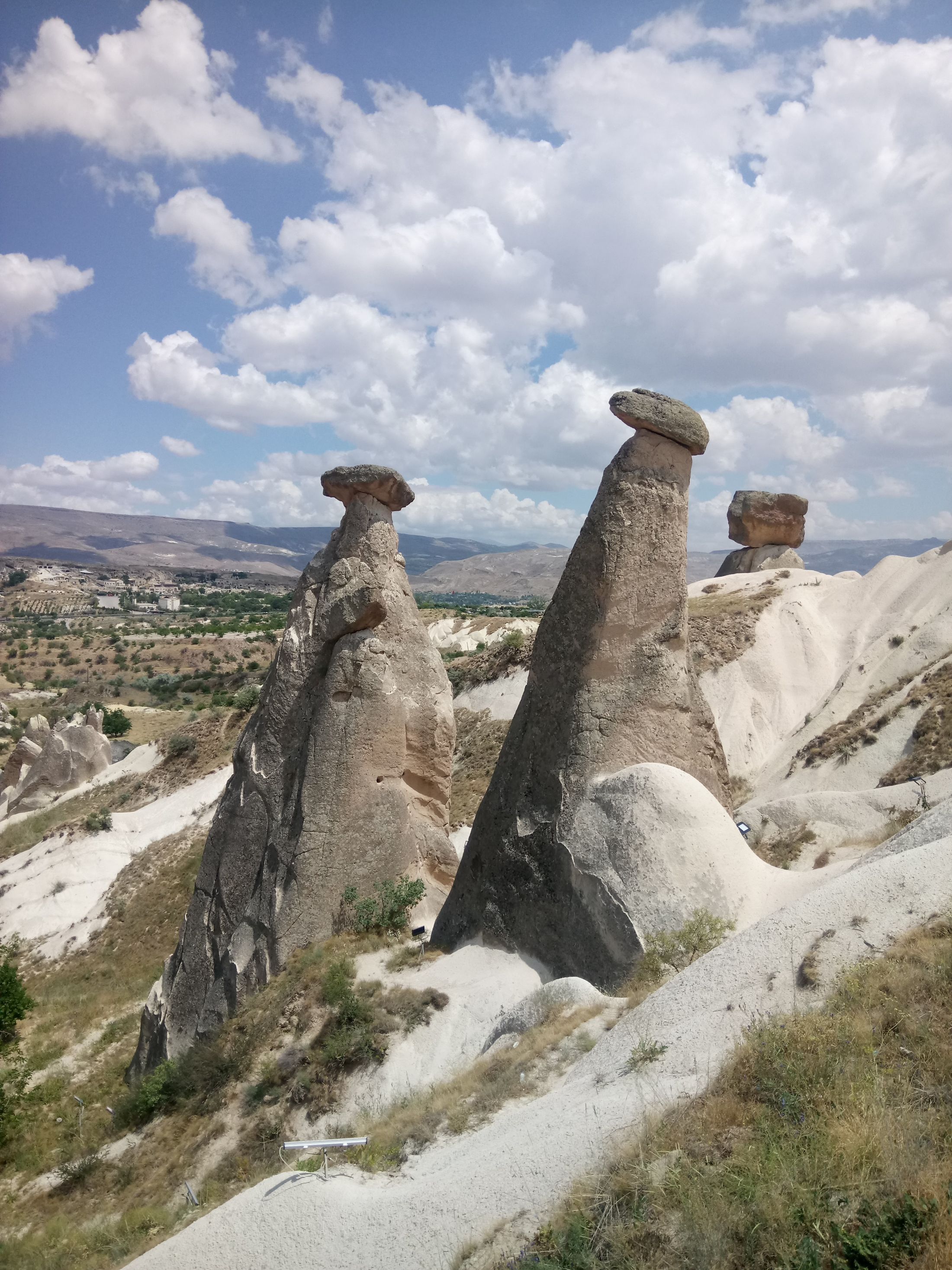 Kapadokya'nın peri bacaları ve vadileri